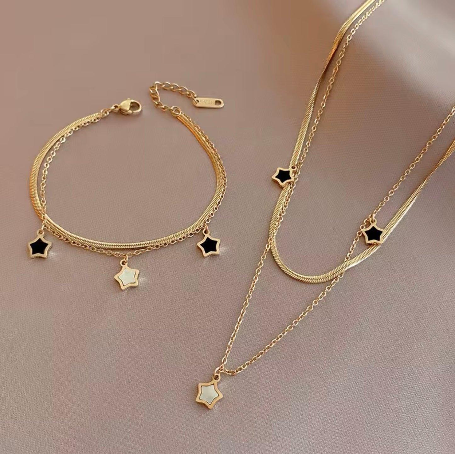 High-End 18k Gold Pvd Plated Stainless Steel Five Pointed Star Clavicle Chain  Necklace Bracelet Fashion
Jewelry Set