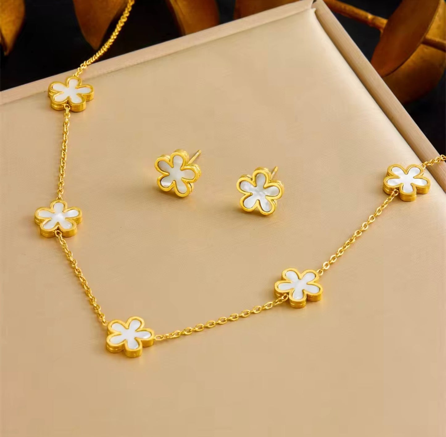 Stainless Steel 18k Gold Plated Flower Jewelry Set Tarnish Free Necklace Bracelet Earrings Set