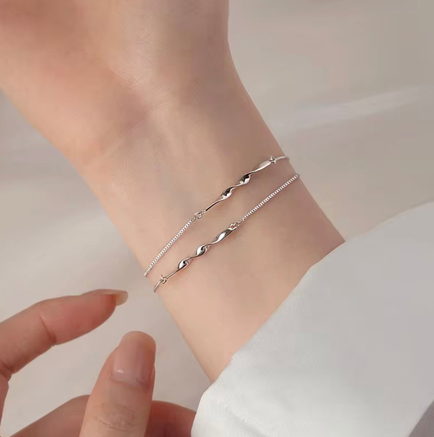Beautiful Silver Double Layerl Simple Personality Sweet Bracelet Women